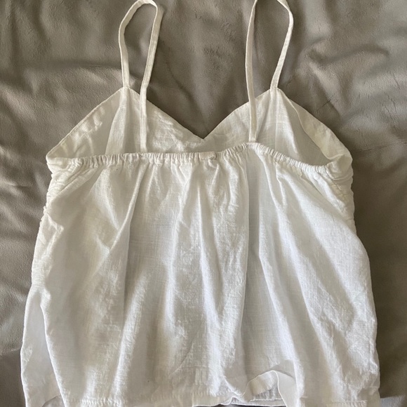✨Korean Brand White Tie Front Tank✨ - Picture 4 of 4